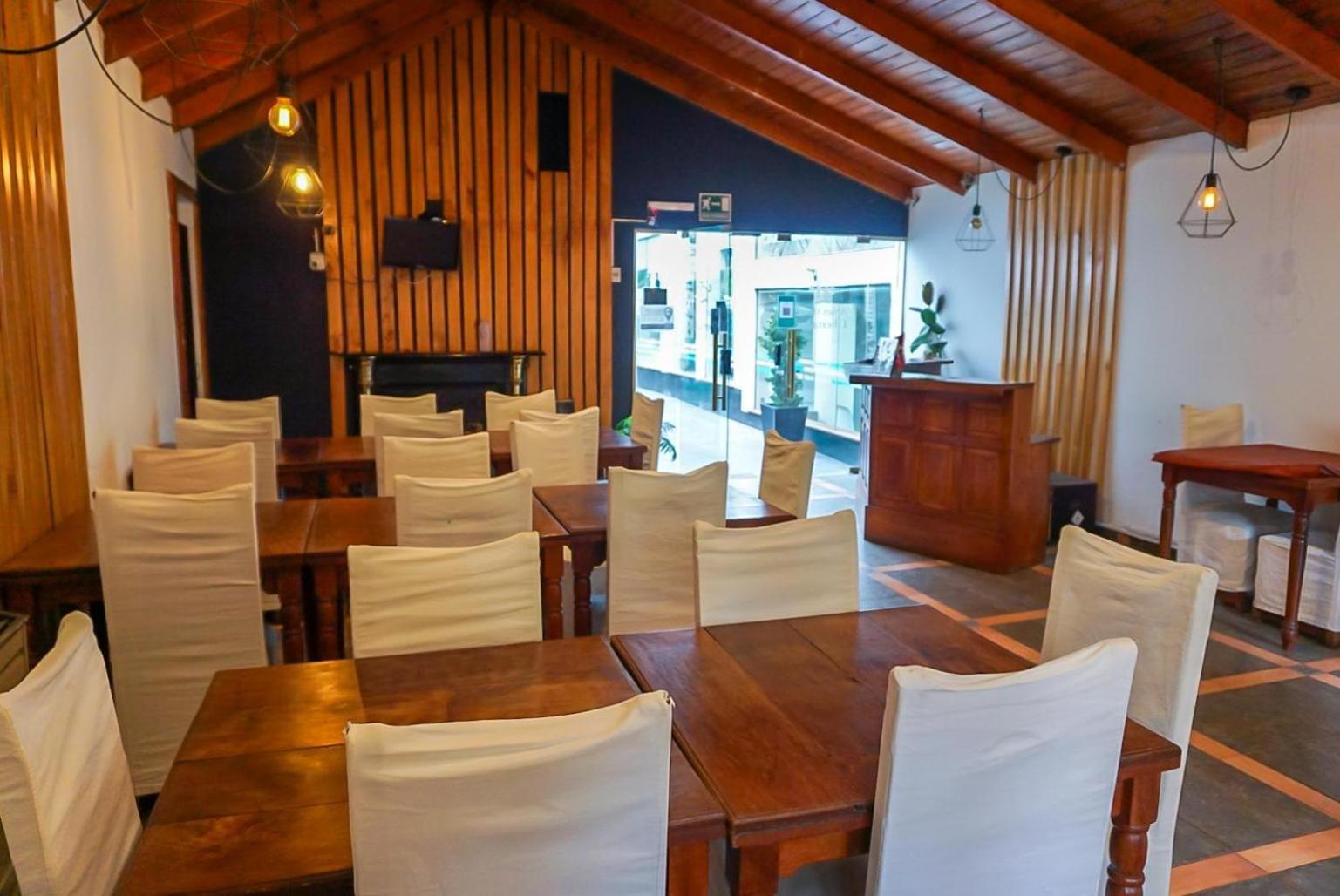 Apart Hotel Libertador El Calafate Exterior foto