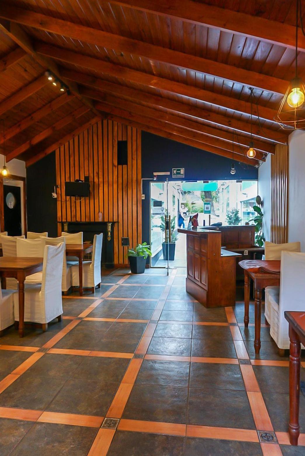 Apart Hotel Libertador El Calafate Exterior foto